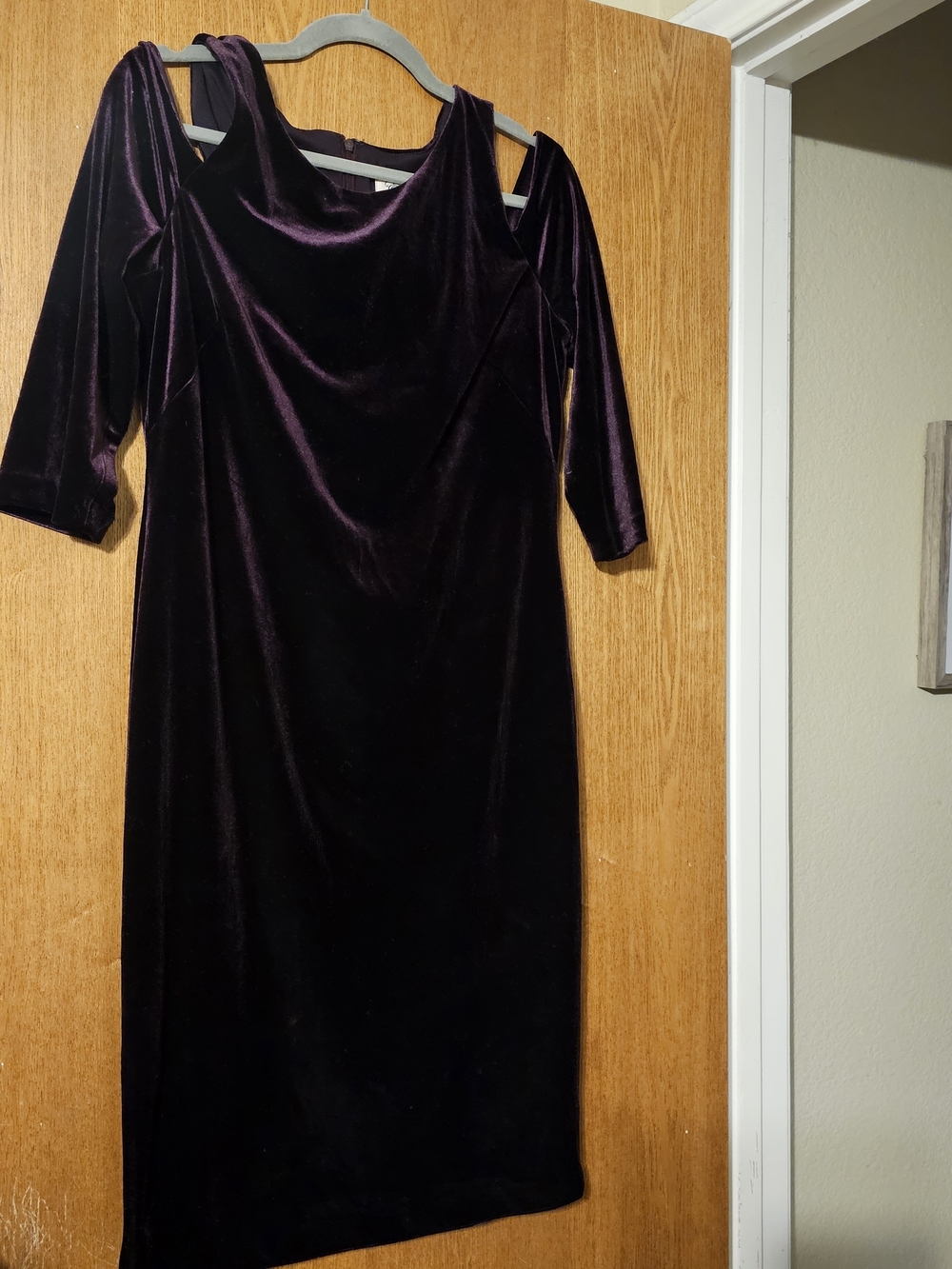 Eliza J Velvet Cold-Shoulder Midi Dress in Plum